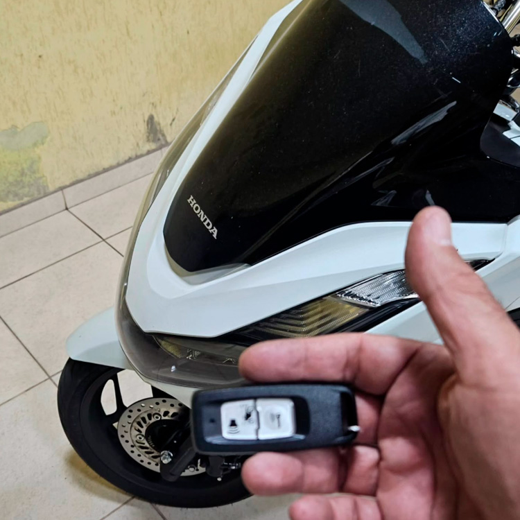 Confecção e Programação Chave Honda PCX