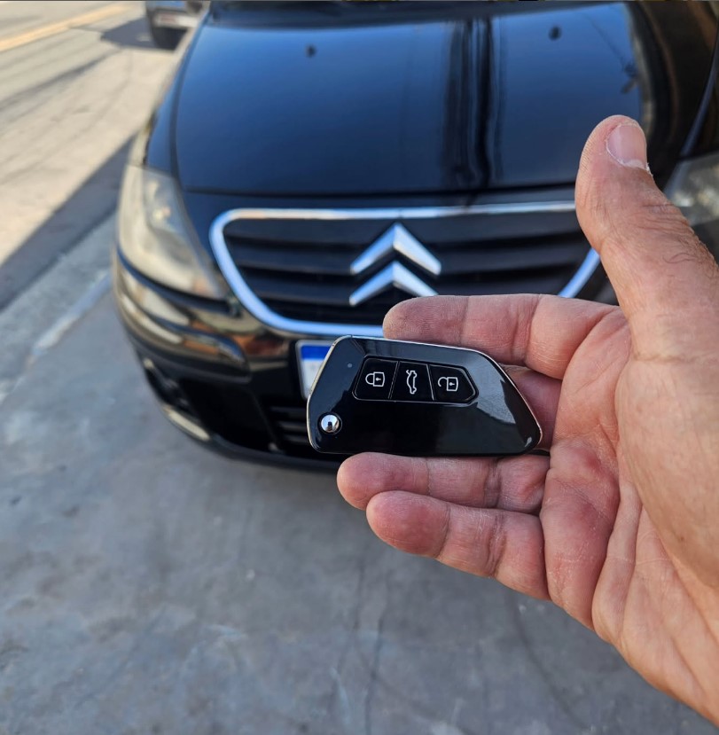 Confecção de Chave Canivete Codificada para Citroën C3 2012 em Itapevi